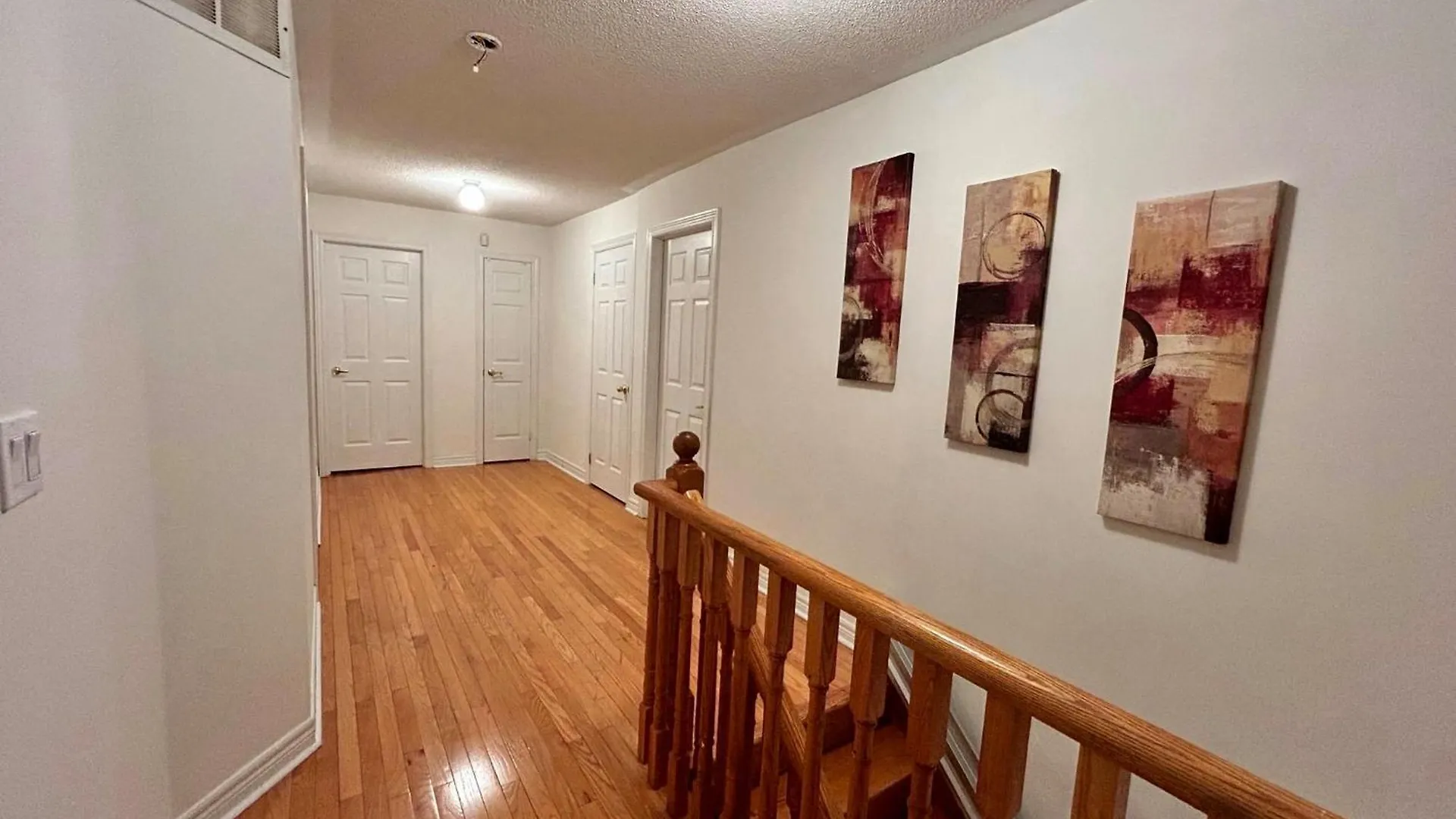 Spacious Detached House In Mississauga Canada