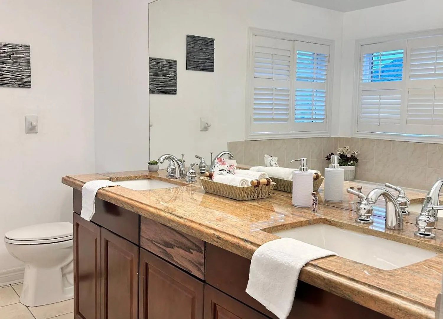 Spacious Detached House In Mississauga 0*,  Canada