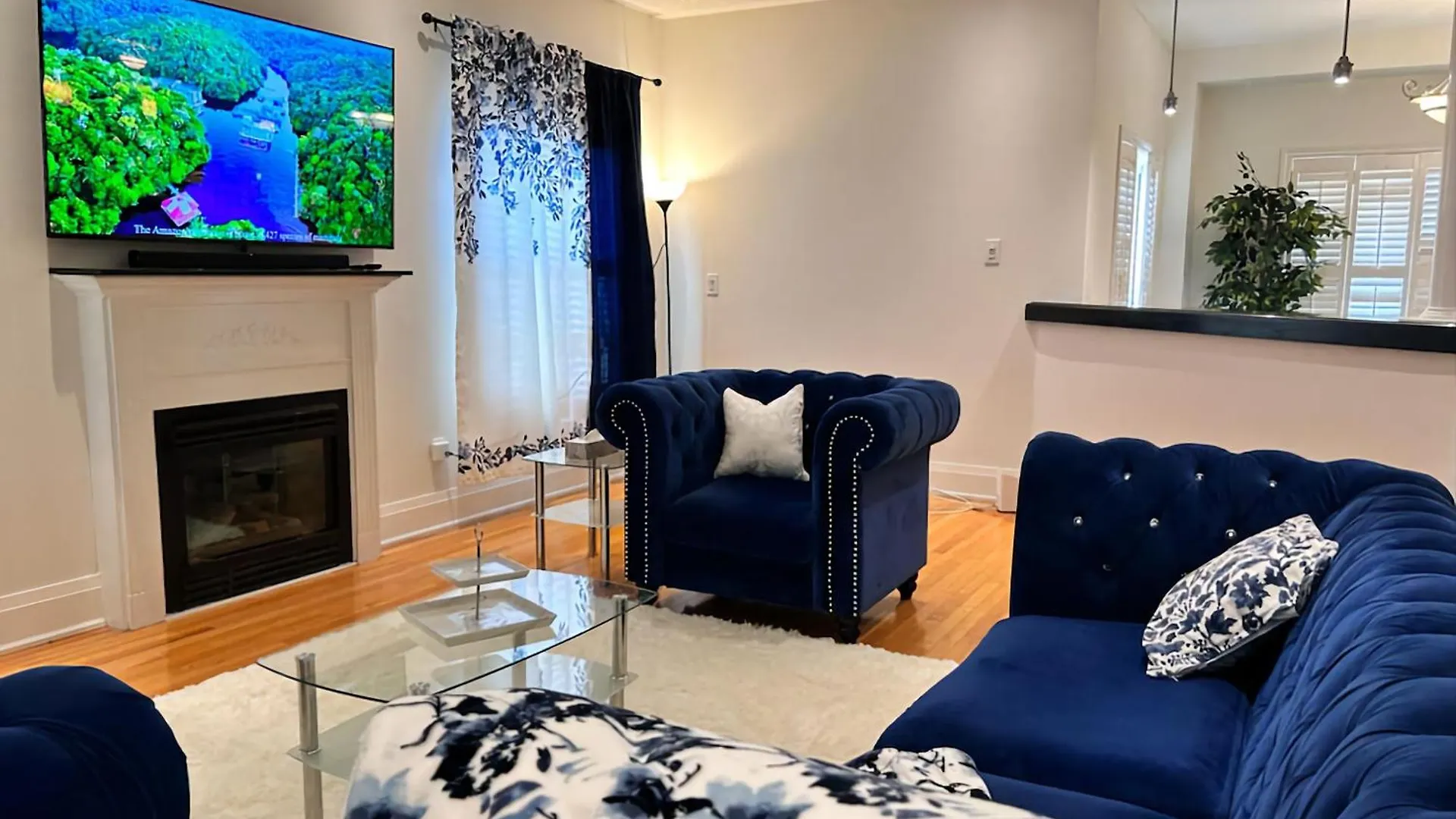 Spacious Detached House In Mississauga Holiday home
